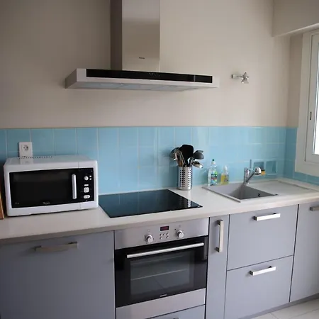 Spacious With Balcony And Sea View * אנטיב