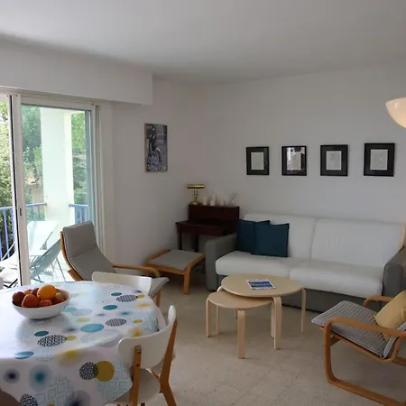 Spacious With Balcony And Sea View Apartmán *